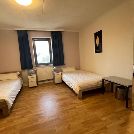 Bequemes Zimmer In Moderner Unterkunft My Pension Duisburg Kültér fotó