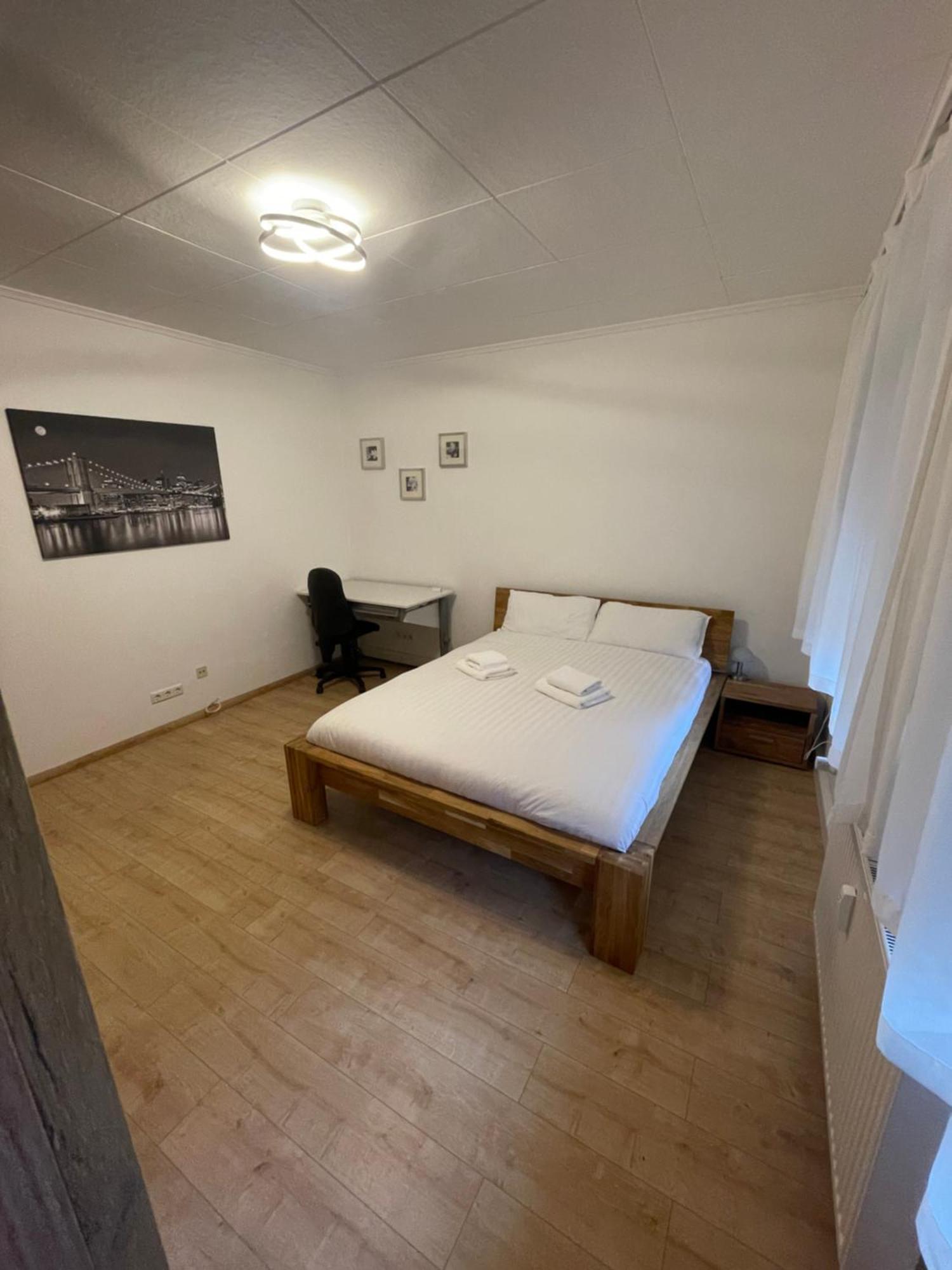 Bequemes Zimmer In Moderner Unterkunft My Pension Duisburg Kültér fotó